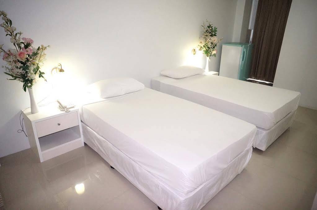Baan Kaew Mansion Aparthotel Bangkok Ngoại thất bức ảnh