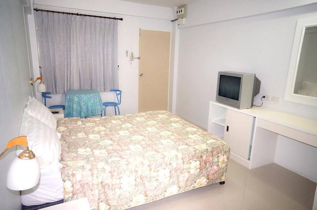 Baan Kaew Mansion Aparthotel Bangkok Ngoại thất bức ảnh